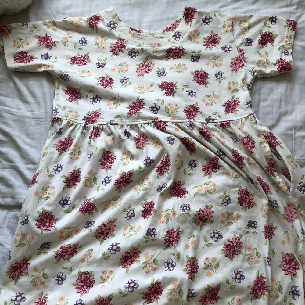 Darling vintage floral print dress with pockets